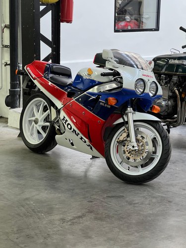 1988 Honda RC 30 - VFR 750R RC30