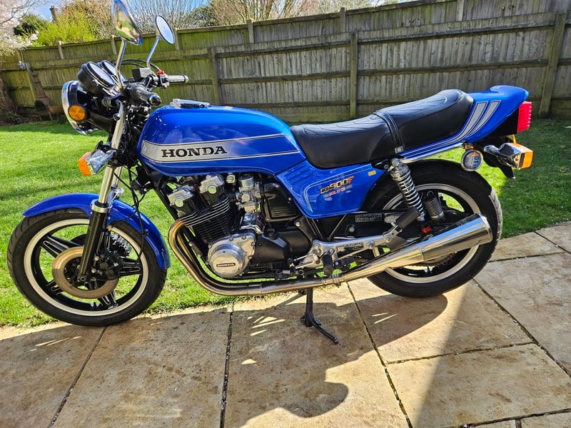 1982 Honda CB 900F - 1 1982 Honda CB 900F - 1