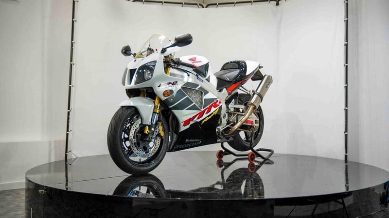 2002 Honda VTR 1000 - 2 2002 Honda VTR 1000 - 2