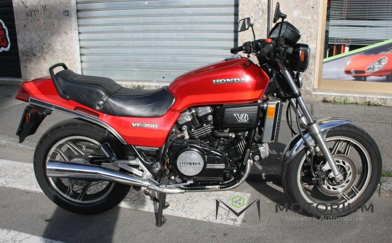 1984 Honda VF 750 - 1 1984 Honda VF 750 - 1