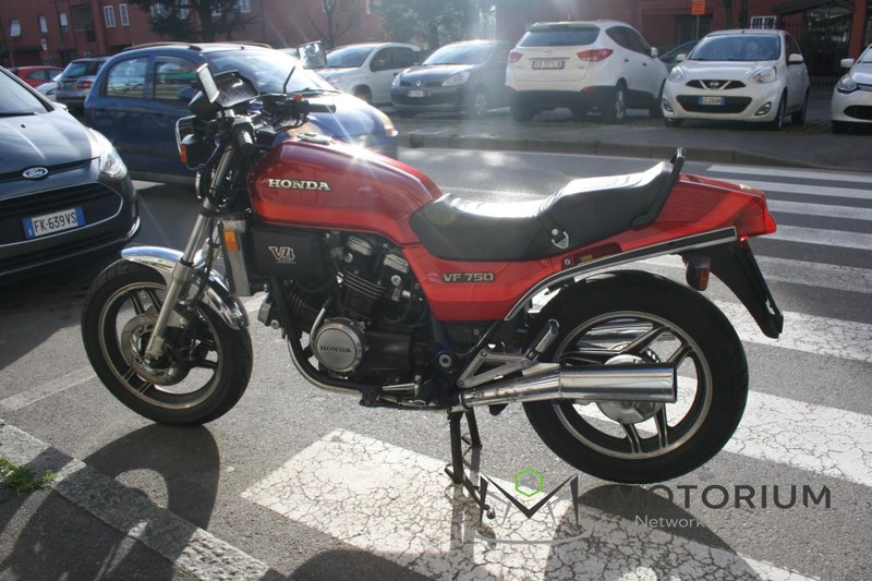 1984 Honda VF 750 - 2 1984 Honda VF 750 - 2