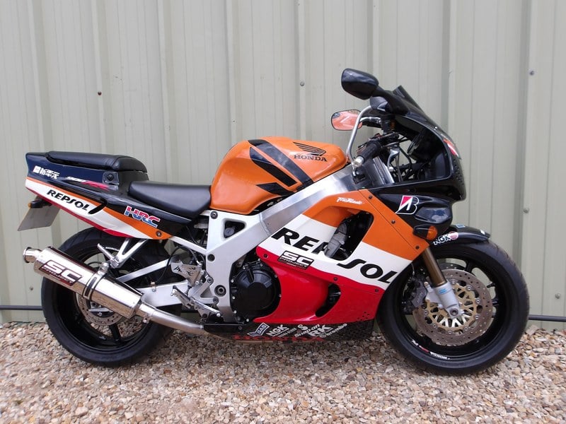 1992 Honda CBR 900RR Fireblade - 1 1992 Honda CBR 900RR Fireblade - 1