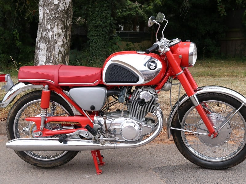 1966 Honda CB77 305 Super Hawk Staggering Condition