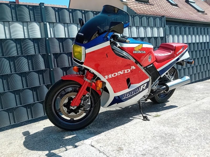 1984 Honda VF 1000 - 1 1984 Honda VF 1000 - 1