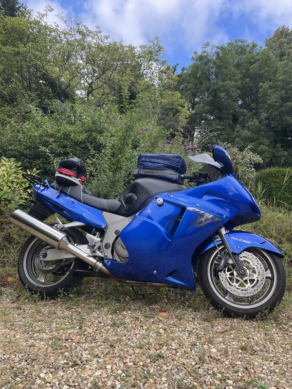 2000 Honda CBR 1100XX - 2 2000 Honda CBR 1100XX - 2