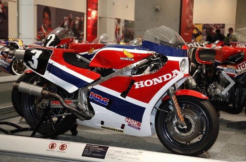1985 Honda VF 1000 - 2 1985 Honda VF 1000 - 2