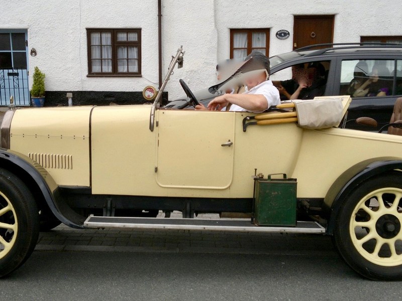 LOT 6: A 1926 Humber 9/20 two seat Tourer - 03/11/19