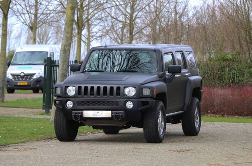 The Hummer H3: A true icon with character. 2008 Automatic Te koop