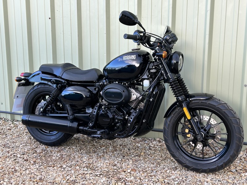 2021 Hyosung GV 125 - 1 2021 Hyosung GV 125 - 1