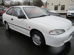 1997 Hyundai Accent auto. Only 10800 genuine miles!!!  In vendita