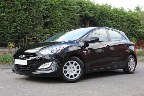2013/63 HYUNDAI i30 1.4 (100PS) CLASSIC 5DR HATCHBACK For Sale