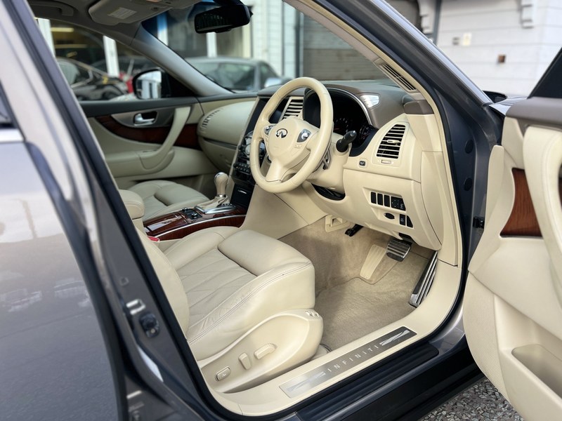 2010 Infiniti FX - 2 2010 Infiniti FX - 2