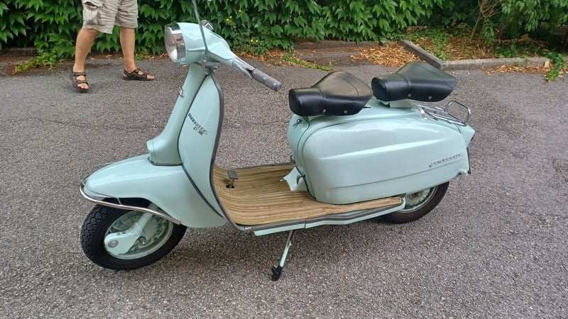 1962 Innocenti Lambretta LI Beige Manual, speed in Pesaro, Italy