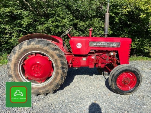 INTERNATIONAL McCORMICK B275 EARLY 1959 VINTAGE TRACTOR SOLD