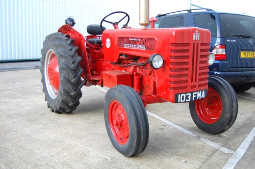 INTERNATIONAL B275 TRACTOR 1959 For Sale by Auction