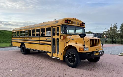 1995 International School bus (picture 1 of 19)
