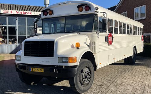 1990 International School bus (picture 1 of 17)
