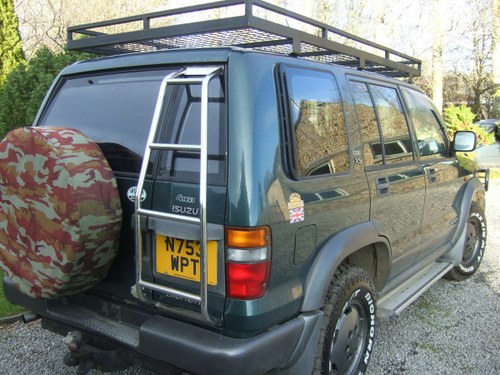 1996 Isuzu trooper very well maintained, extra kit. SOLD