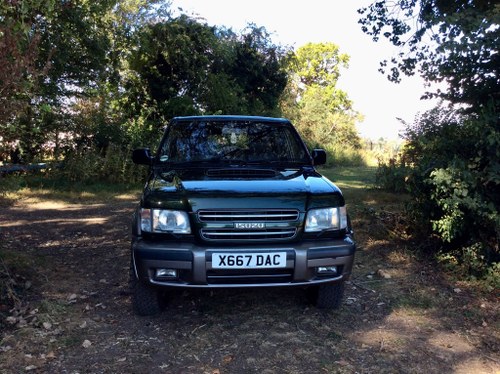2000 Isuzu Trooper Insignia 3L