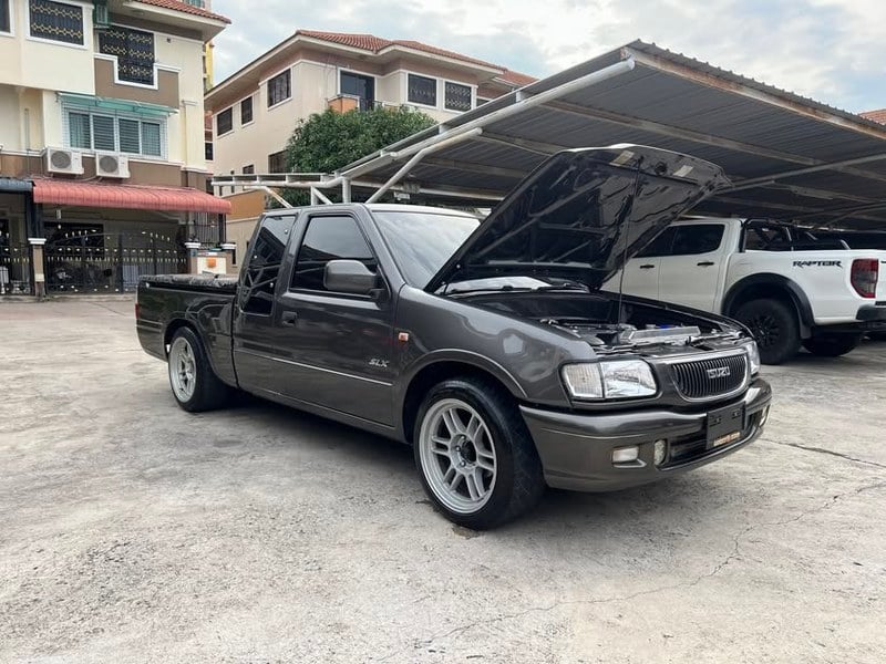 Rapid Classics: Eine Suche. Alle Oldtimer. 14 » Rapid Classics: Eine Suche. Alle Oldtimer. 2002 Isuzu Faster