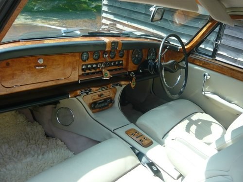 1970 Jaguar 420G Automatic Saloon. SOLD