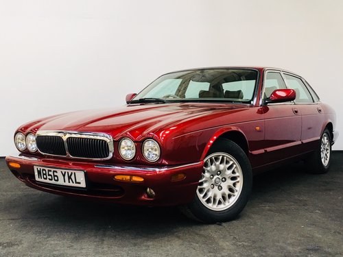 2000 W REGISTRATION JAGUAR XJ8 3.2 - EXCELLENT CONDITION VENDU