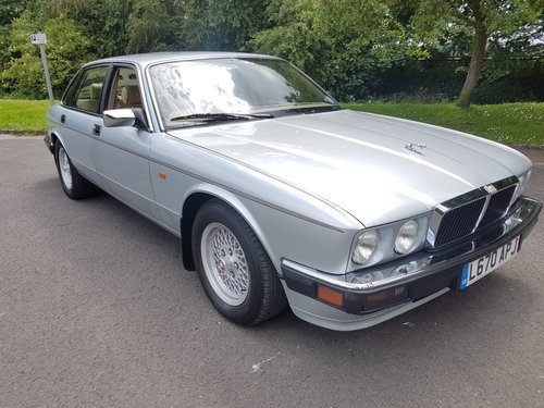 REMAINS AVAILABLE.1993 Jaguar XJ40 Sovereign V12 For Sale by Auction