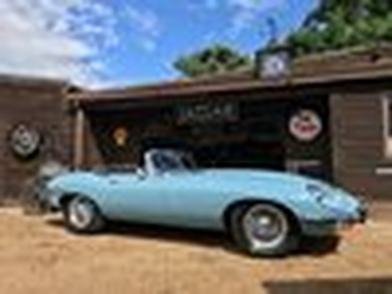 JAGUAR E-TYPE S2 ROADSTER, U.K. RIGHT-HAND DRIVE