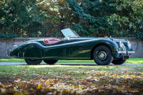 1953 A very beautiful Jaguar XK120 OTS in a A1 Concours Condition For Sale