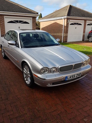 Absolutely stunning 2005 Jaguar XJR 4.2 Saloon For Sale