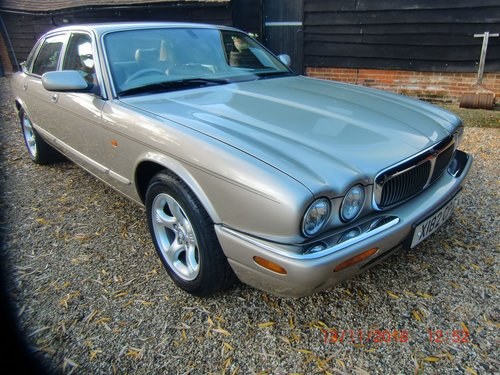 2000 XJ8 SWB 4.0 V8 - Barons Sandown Pk Tues 11th December 2018 For Sale by Auction