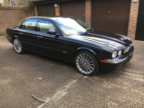 2004 Stunning Jaguar XJR with only 52k miles Sunroof 100 +Pics In vendita