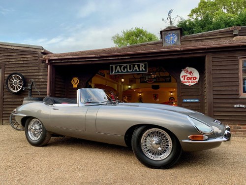 1961 JAGUAR E-TYPE S1 3.8 FLAT FLOOR ROADSTER. U.K. R.H.D NO.262 SOLD