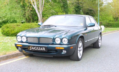 JAGUAR XJR 2001 - LOW MILES WITH FSH VERKAUFT