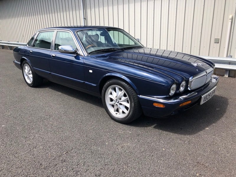 2000 X JAGUAR XJ XJ8 3.2 SOVEREIGN V8 AUTO 240 BHP EXECUTIVE