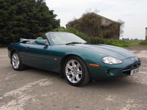 Beautiful 1997 Convertible xk8 Te koop