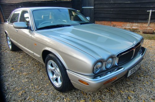 2000 XJ8 SWB 4.0 V8 - Barons Tuesday 16th July 2019 For Sale by Auction