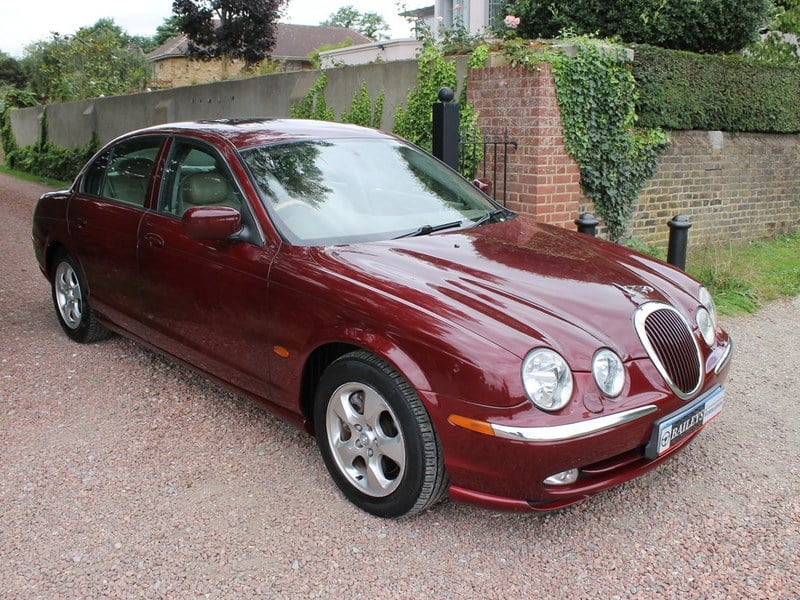 Jaguar 'S' Type 3.0 SE Automatic Series I