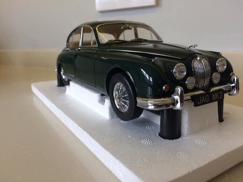 Model-Icons 1:18 scale Jaguar MkII VENDUTO