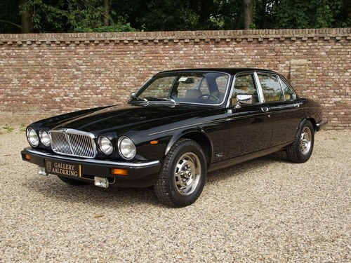 1980 Jaguar XJ6 4.2 only 10.185 km, from first owner, factory new In vendita