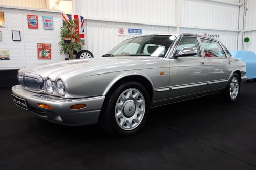 1997 Daimler Super V8 53'000 miles and beautiful condition For Sale