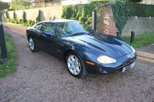 1997 Superb Low Mileage XK8 4.0 Coupe - Jaguar Enthusiast Owned VENDIDO
