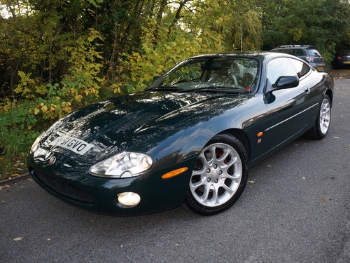 2002(51) JAGUAR XKR 4.0 SUPERCHARGED COUPE AUTOMATIC GREEN SOLD