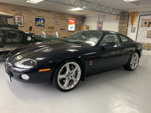2003 XKR Two owners full history In vendita