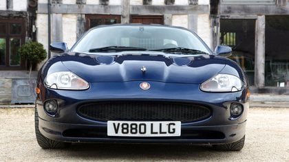 Jaguar XK8 for hire by the hour or day in the Cotswolds