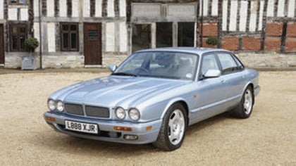 Jaguar XJR Supercharged for hire in the Cotswolds