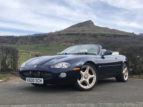 2000 x JAGUAR XKR 4.0 CONVERTIBLE - 2 OWNERS, SUPER HISTORY VERKAUFT