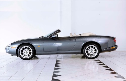 1997 Jaguar XK8 Convertible only 72040 miles Stunning VENDUTO