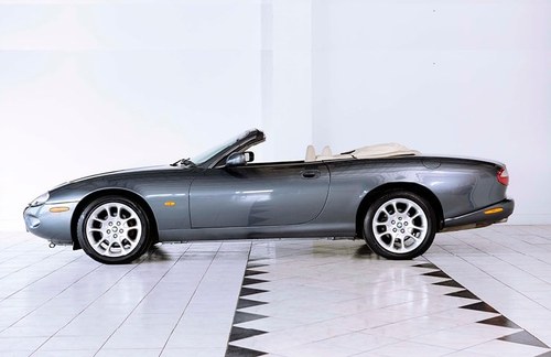 1997 Jaguar XK8 Convertible only 72040 miles Stunning VENDU