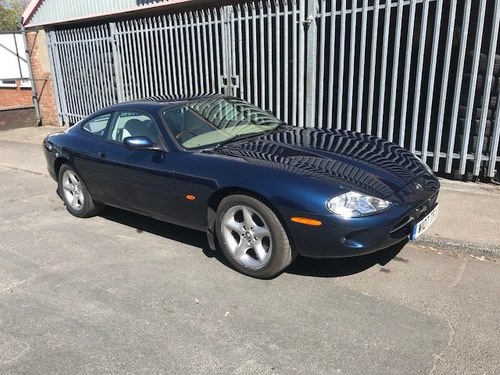 2000 Jaguar XK8 For Sale by Auction
